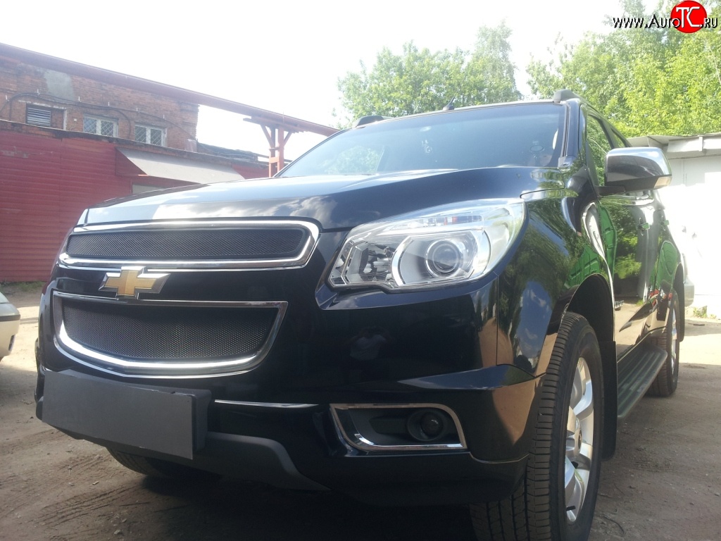 1 469 р. Сетка в решетку радиатора (верхняя) Russtal  Chevrolet Trailblazer  GM800 (2012-2016) дорестайлинг (черная)  с доставкой в г. Королёв