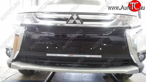 3 299 р. Защитная решётка в воздуховод автомобиля Russtal (черная) Mitsubishi Outlander GF 2-ой рестайлинг (2015-2018)  с доставкой в г. Королёв