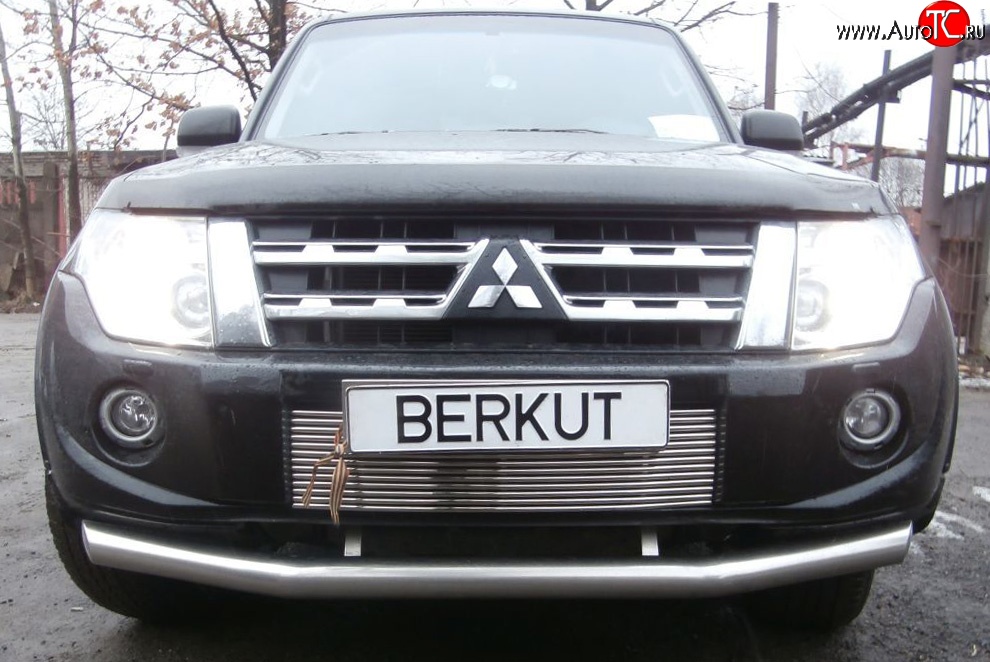 5 699 р. Декоративная вставка воздухозаборника (рестайлинг) Berkut Mitsubishi Pajero 4 V90 дорестайлинг (2006-2011)  с доставкой в г. Королёв