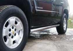 17 799 р. Защита порогов Russtal из круглой трубы диаметром 76 мм (дорестайлинг) Chevrolet Tahoe GMT900 5 дв. (2006-2013) (Защита порогов с со скосами на торцах (вариант 1))  с доставкой в г. Королёв. Увеличить фотографию 2