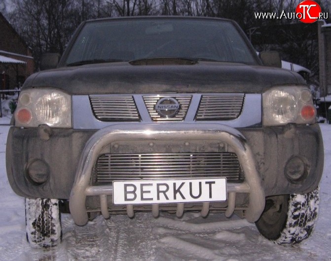 5 599 р. Декоративная вставка решетки радиатора Berkut Nissan NP300 (2008-2013)  с доставкой в г. Королёв