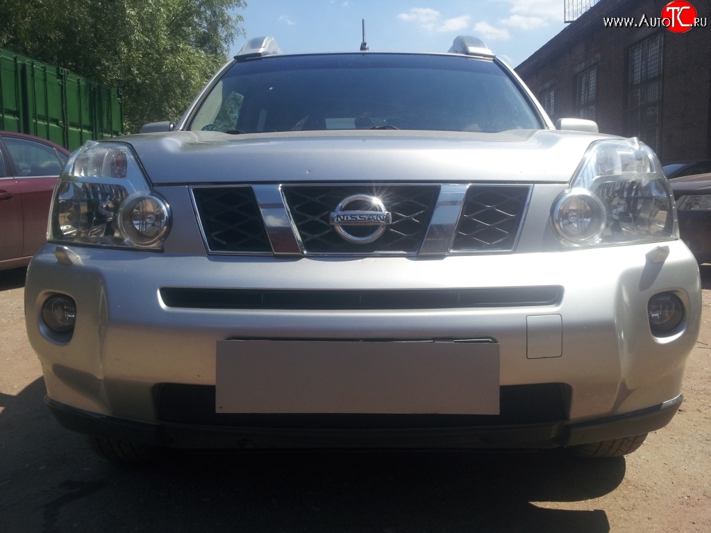 1 229 р. Сетка верхнего воздухозаборника переднего бампера Russtal Nissan X-trail 2 T31 дорестайлинг (2007-2011) (черная)  с доставкой в г. Королёв