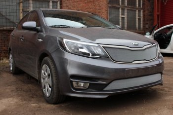 3 999 р. Защитная сетка в бампер (низ, ячейка 3х7 мм) Alfeco Стандарт KIA Rio 3 QB рестайлинг седан (2015-2017) (Хром)  с доставкой в г. Королёв. Увеличить фотографию 2