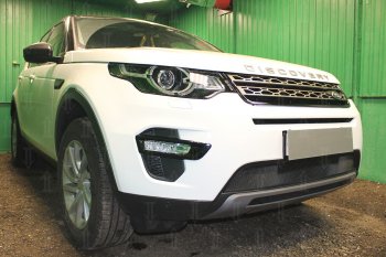 3 899 р. Защитная сетка в бампер (низ, ячейка 3х7 мм) Alfeco Стандарт Land Rover Discovery Sport L550 дорестайлинг (2014-2019) (Чёрная)  с доставкой в г. Королёв. Увеличить фотографию 3