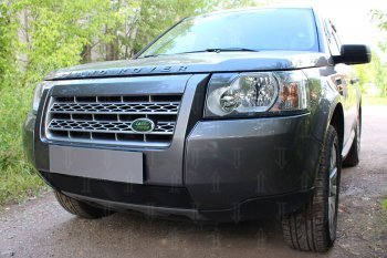 3 199 р. Защитная сетка в бампер (низ, ячейка 3х7 мм) Alfeco Стандарт Land Rover Freelander L359 дорестайлинг (2006-2010) (Чёрная)  с доставкой в г. Королёв. Увеличить фотографию 3