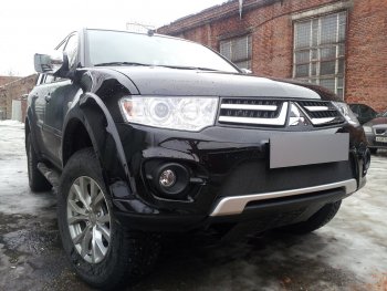 3 399 р. Защитная сетка в бампер (низ, ячейка 3х7 мм) Alfeco Стандарт Mitsubishi L200 4  рестайлинг (2013-2016) (Чёрная)  с доставкой в г. Королёв. Увеличить фотографию 2