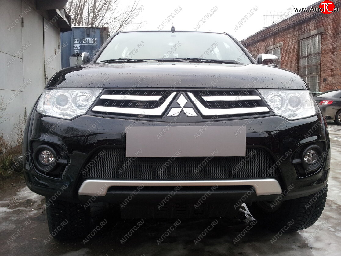 3 399 р. Защитная сетка в бампер (низ, ячейка 3х7 мм) Alfeco Стандарт Mitsubishi L200 4  рестайлинг (2013-2016) (Чёрная)  с доставкой в г. Королёв