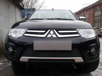 3 399 р. Защитная сетка в бампер (низ, ячейка 3х7 мм) Alfeco Стандарт Mitsubishi L200 4  рестайлинг (2013-2016) (Чёрная)  с доставкой в г. Королёв. Увеличить фотографию 4