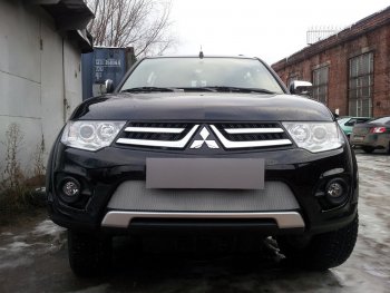 3 589 р. Защитная сетка в бампер (низ, ячейка 3х7 мм) Alfeco Стандарт Mitsubishi L200 4  рестайлинг (2013-2016) (Хром)  с доставкой в г. Королёв. Увеличить фотографию 2