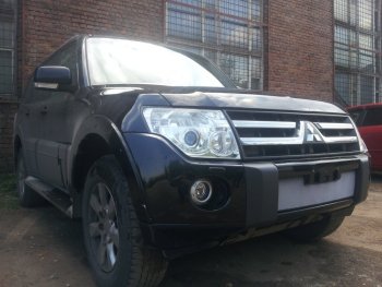 3 279 р. Защитная сетка в бампер (низ, ячейка 3х7 мм) Стрелка11 Стандарт Mitsubishi Pajero 4 V90 дорестайлинг (2006-2011) (Хром)  с доставкой в г. Королёв. Увеличить фотографию 3