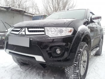 4 199 р. Защитная сетка в бампер (низ, ячейка 4х10 мм) Alfeco Премиум Mitsubishi L200 4  рестайлинг (2013-2016) (Чёрная)  с доставкой в г. Королёв. Увеличить фотографию 3