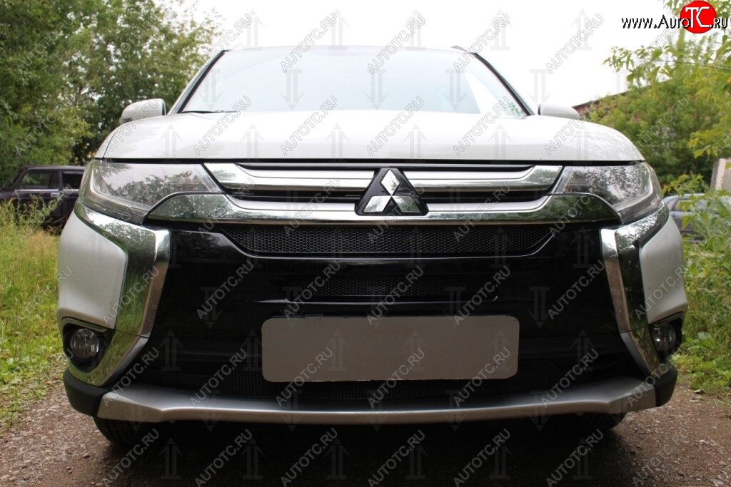 10 399 р. Защитная сетка в бампер (3 части, ячейка 4х10 мм) Alfeco Премиум Mitsubishi Outlander GF 2-ой рестайлинг (2015-2018) (Чёрная)  с доставкой в г. Королёв