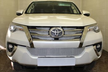 Защитная сетка в бампер (низ, ячейка 4х10 мм) Стрелка11 Премиум Toyota Fortuner AN160 дорестайлинг (2015-2020) ()