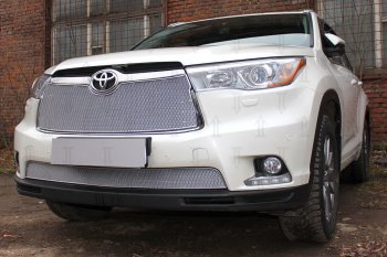 4 199 р. Защитная сетка в бампер (низ, ячейка 4х10 мм) Стрелка11 Премиум Toyota Highlander XU50 дорестайлинг (2013-2017) (Хром)  с доставкой в г. Королёв. Увеличить фотографию 3