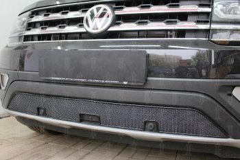 4 549 р. Защитная сетка в бампер (низ, ячейка 4х10 мм) Стрелка11 Премиум Volkswagen Teramont CA1 дорестайлинг (2016-2020) (Чёрная)  с доставкой в г. Королёв. Увеличить фотографию 2