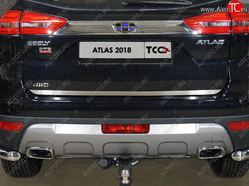 2 359 р. Накладка на заднюю дверь, ТСС Тюнинг  Geely Atlas  NL3 (2016-2022) (Лист шлифованный)  с доставкой в г. Королёв