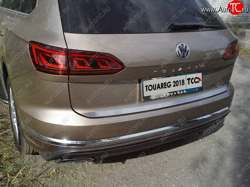 3 199 р. Накладка на заднюю дверь, ТСС Тюнинг  Volkswagen Touareg  CR (2018-2025) (Лист шлифованный)  с доставкой в г. Королёв