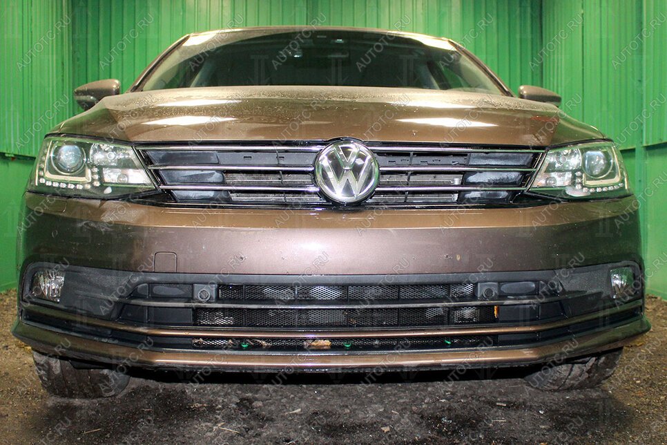 4 799 р. Защита радиатора (3 части с парктроником) Стрелка11 Стандарт Volkswagen Jetta A6 седан рестайлинг (2015-2018) (черная)  с доставкой в г. Королёв