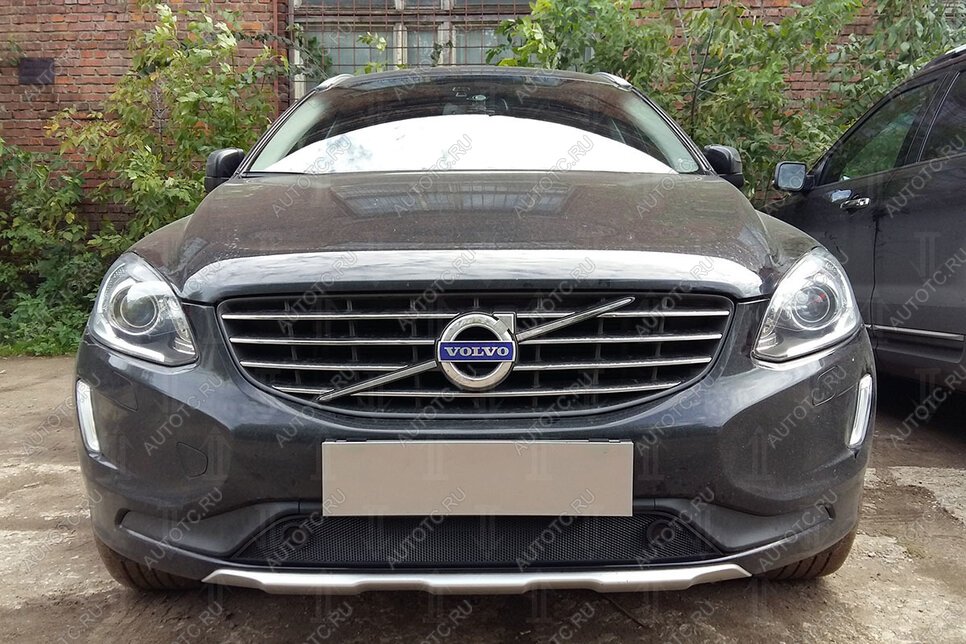 3 279 р. Защита радиатора (с парктроником) Стрелка11 Стандарт  Volvo XC60 (2013-2017)  рестайлинг (хром)  с доставкой в г. Королёв
