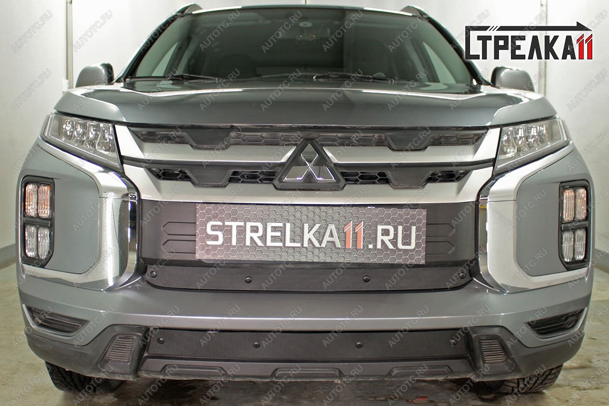 799 р. Зимняя заглушка решетки радиатора (середина) Стрелка11 Mitsubishi ASX 3-ий рестайлинг (2019-2024) (черная)  с доставкой в г. Королёв