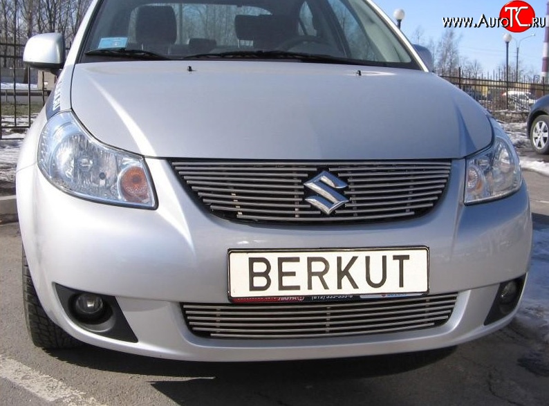 5 499 р. Декоративная вставка воздухозаборника (седан) Berkut Suzuki SX4 GYA,GYB  рестайлинг, хэтчбэк (2010-2016)  с доставкой в г. Королёв