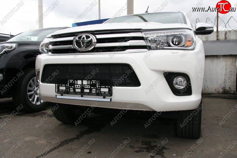 1 499 р. Защитная решётка в воздуховод автомобиля Russtal (черная) Toyota Hilux AN120 дорестайлинг (2016-2020)  с доставкой в г. Королёв