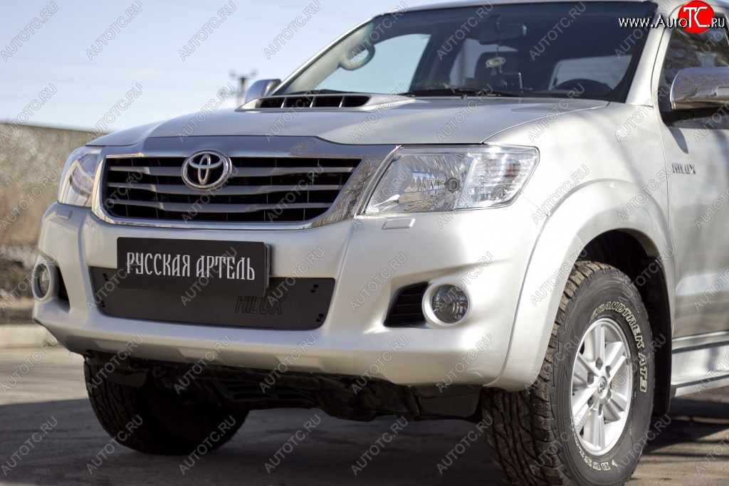 999 р. Зимняя заглушка решетки переднего бампера РА Toyota Hilux AN20,AN30  2-ой рестайлинг (2011-2016)  с доставкой в г. Королёв