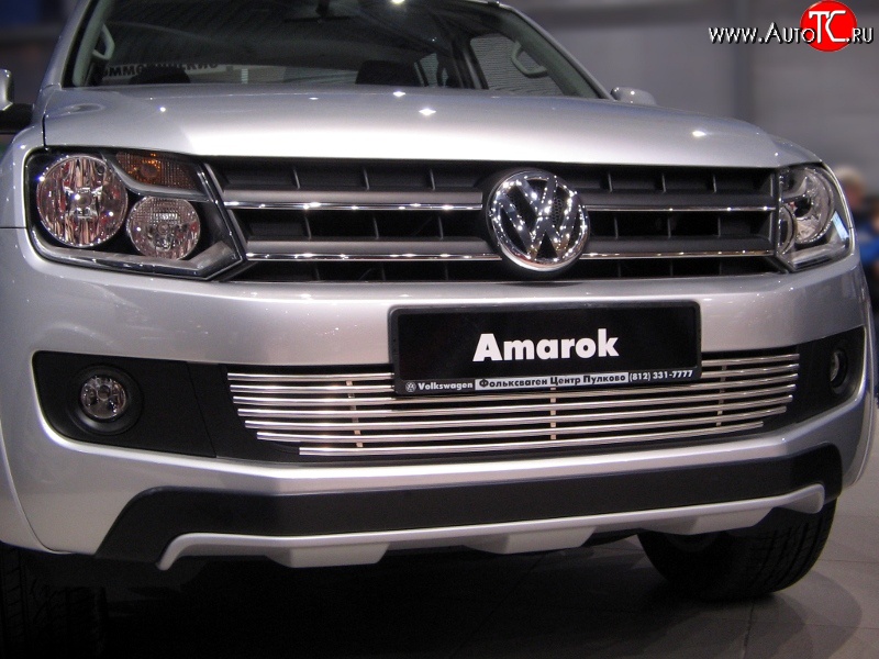 8 399 р. Декоративная вставка воздухозаборника Berkut Volkswagen Amarok дорестайлинг (2009-2016)  с доставкой в г. Королёв